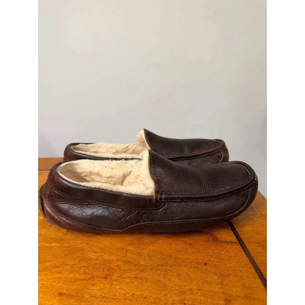 UGG Ascot Mens Size 11 Dark Brown Leather Sheepskin Lined Slipper Loafers 5379